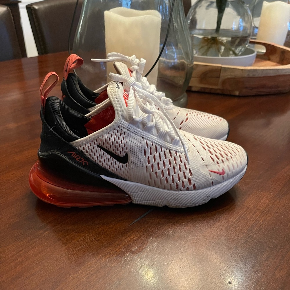 Nike 270